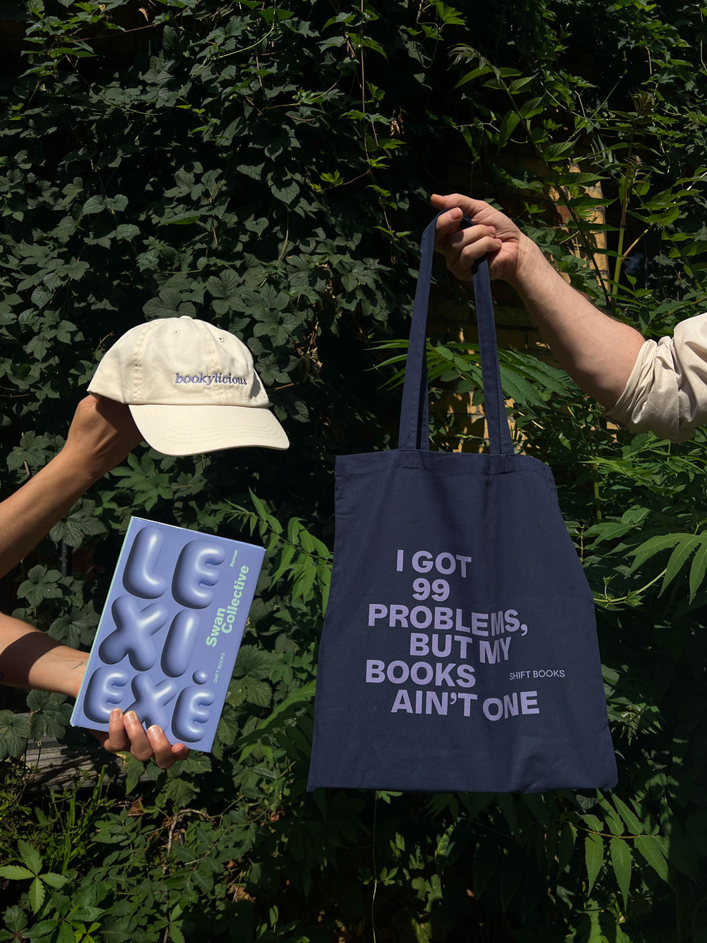Roman Summer Special: Buch + Cap + Tasche
