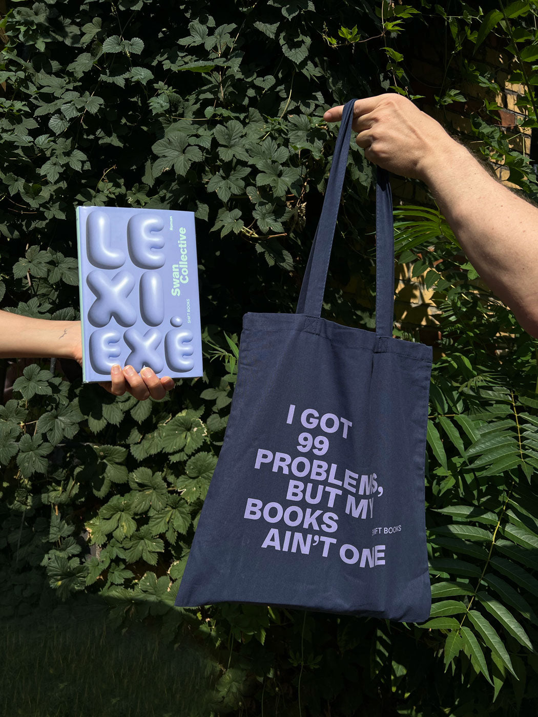 Roman Summer Special: Buch + Tasche