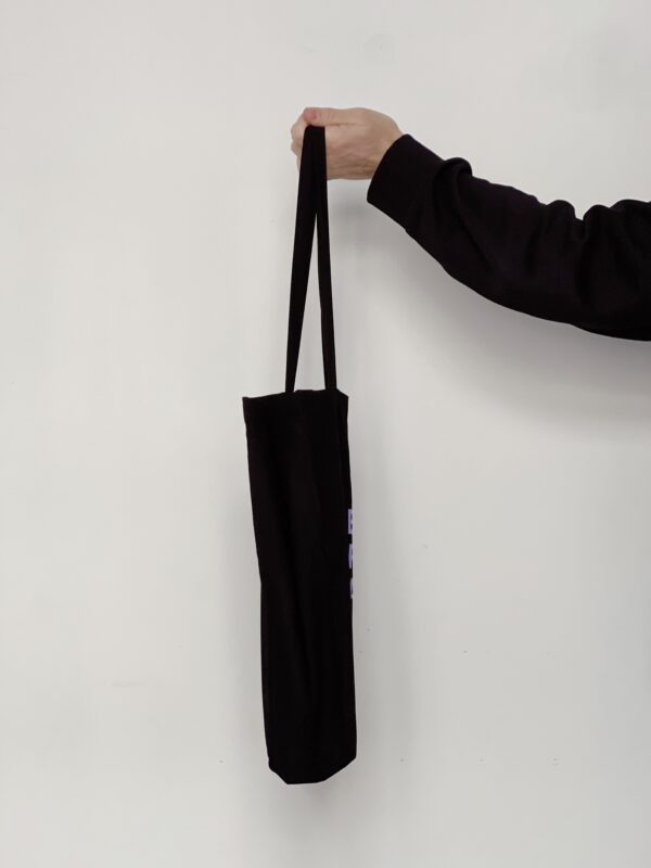 Side view jute bag SHIFT BOOKS black